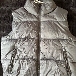 Old Navy Black Puffer Vest